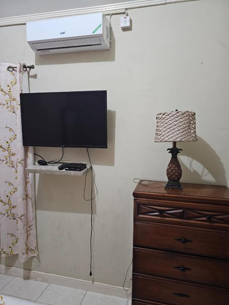#1 Jacaranda Vacation Home 스패니시타운 외부 사진