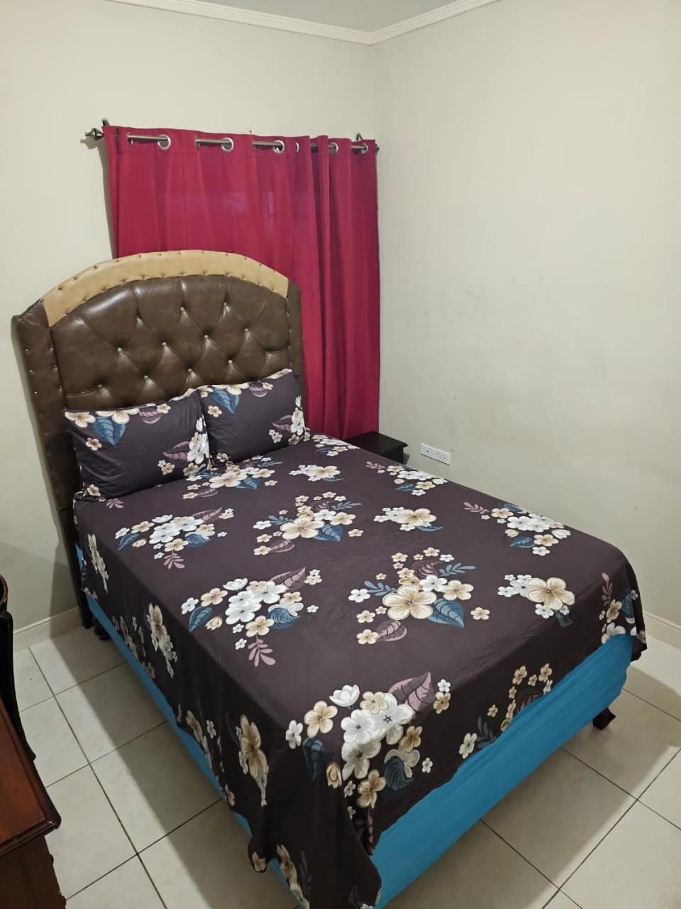 #1 Jacaranda Vacation Home 스패니시타운 외부 사진